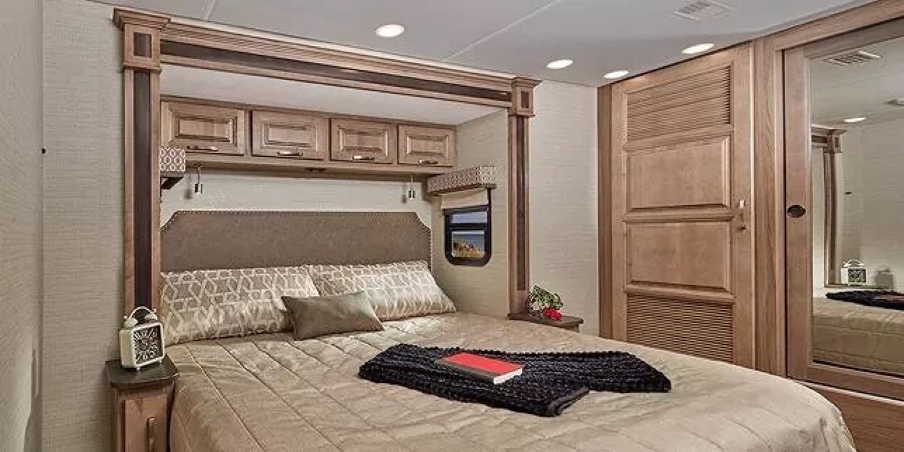 2019 Jayco Embark 37MB Review