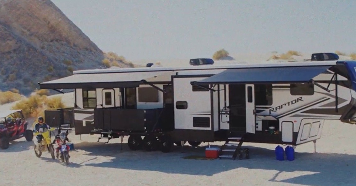 5 Best Features of the Keystone Raptor Toy Hauler